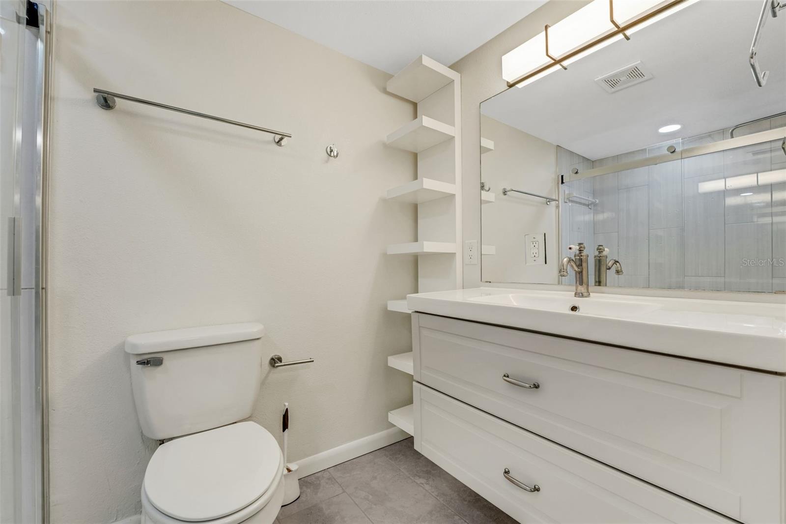 208 LAKE HOWARD DR NW #104, WINTER HAVEN, FL, 33880