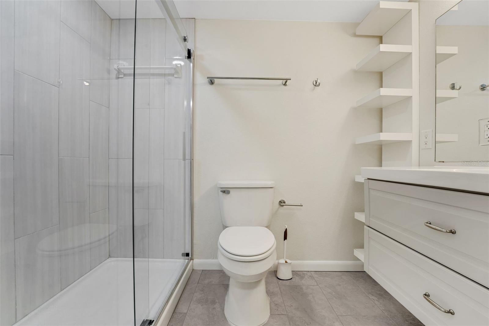 208 LAKE HOWARD DR NW #104, WINTER HAVEN, FL, 33880