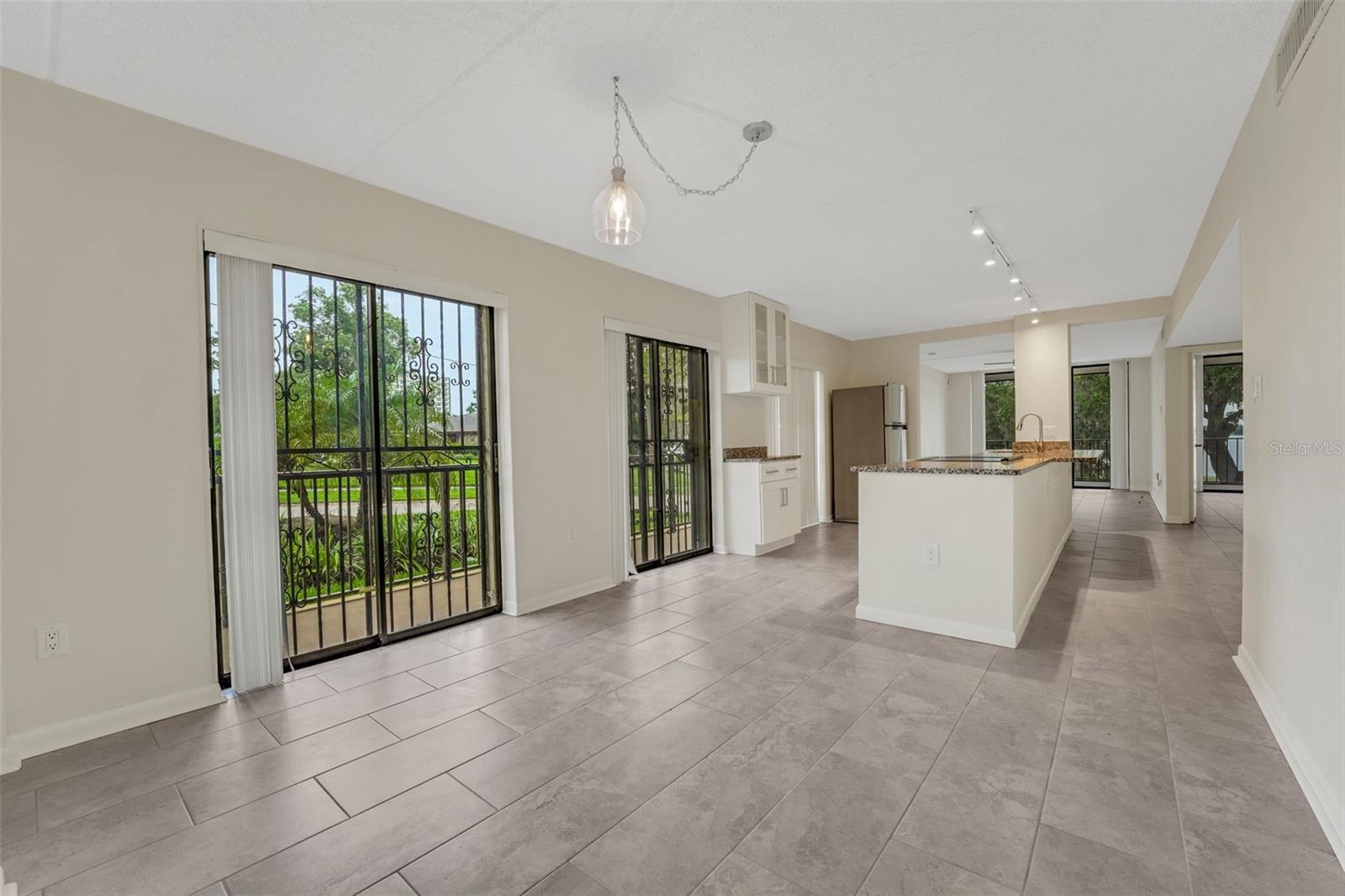 208 LAKE HOWARD DR NW #104, WINTER HAVEN, FL, 33880