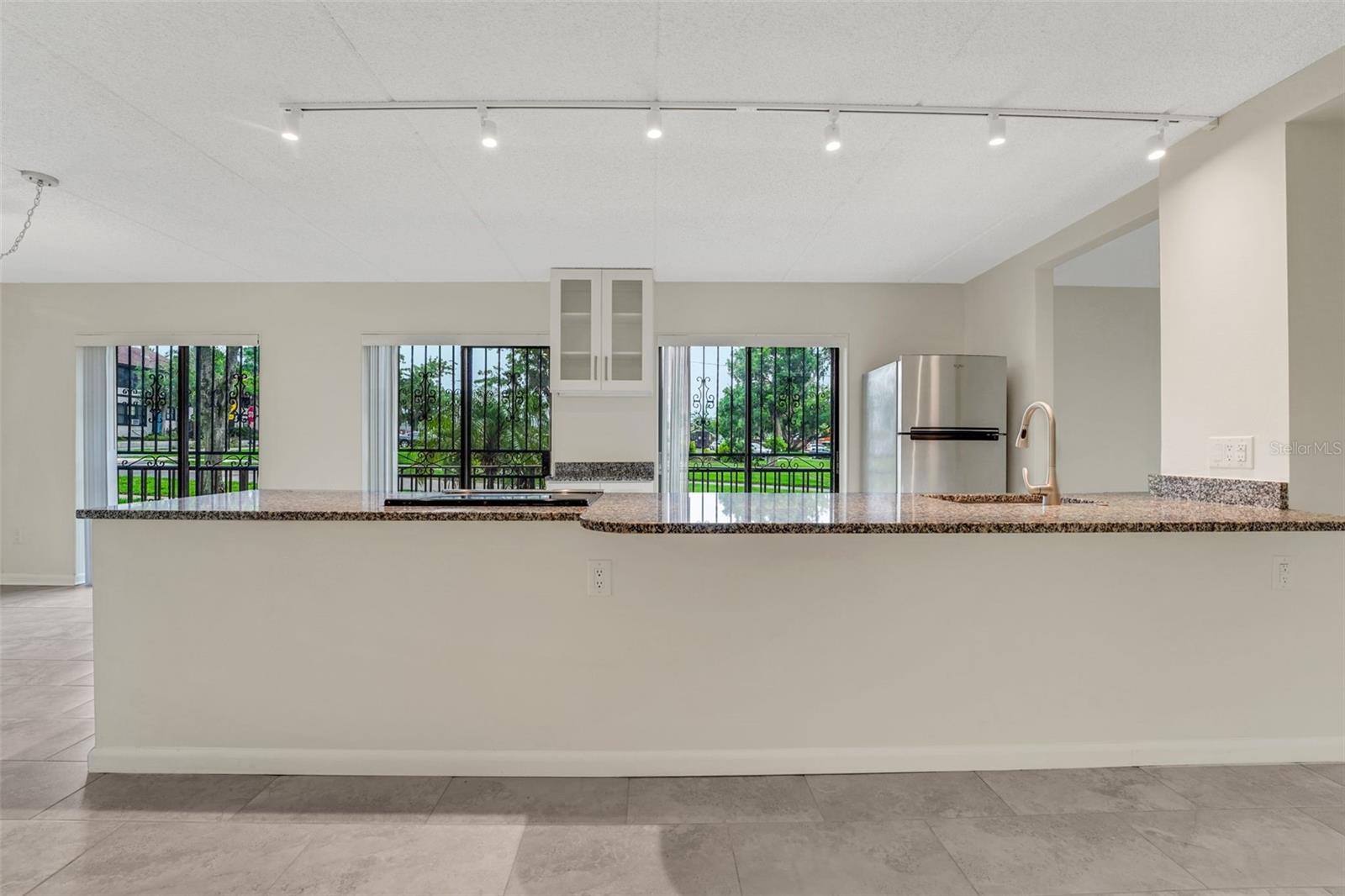 208 LAKE HOWARD DR NW #104, WINTER HAVEN, FL, 33880