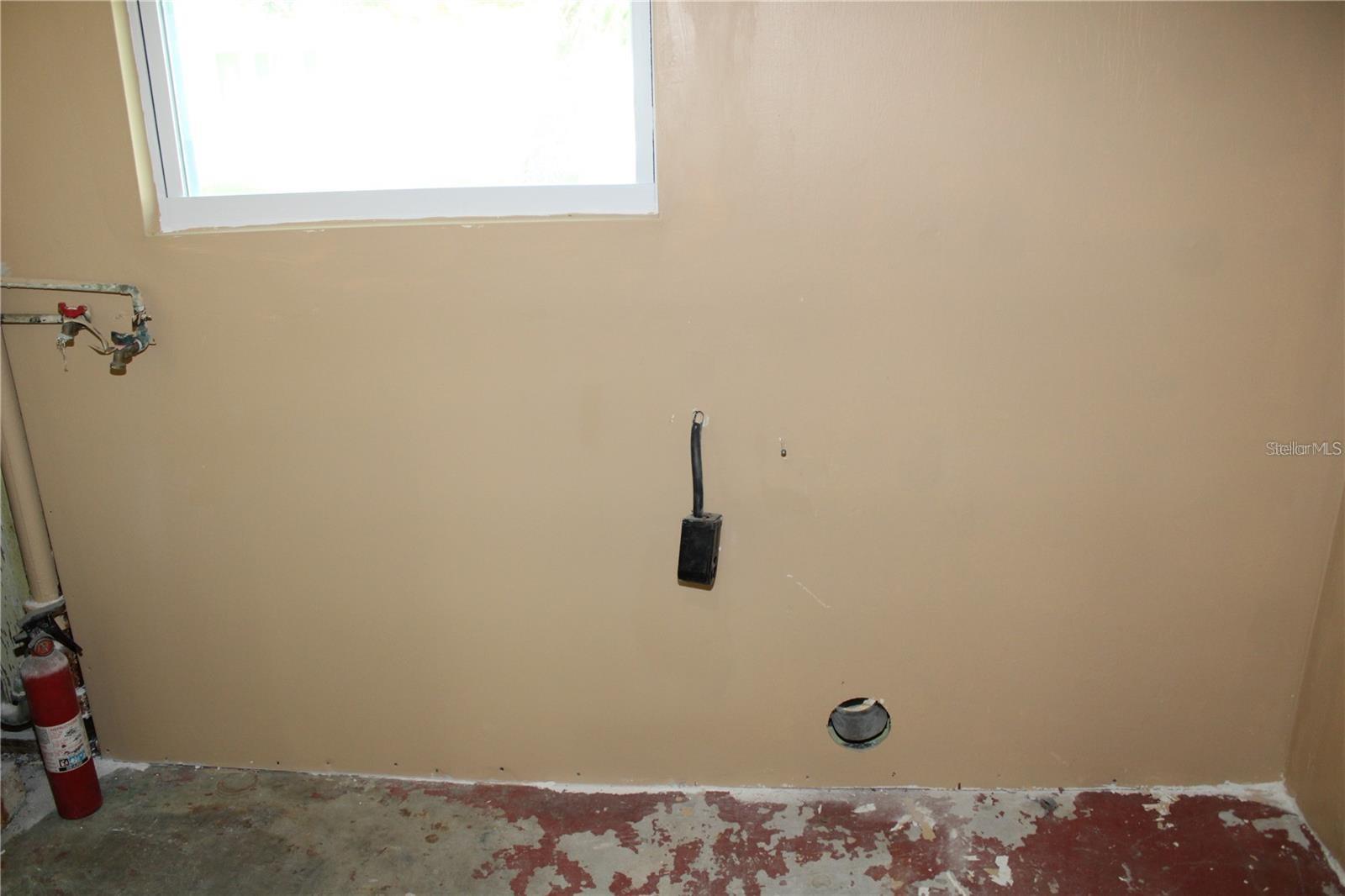 8859 ROBIN RD, SEMINOLE, FL, 33777