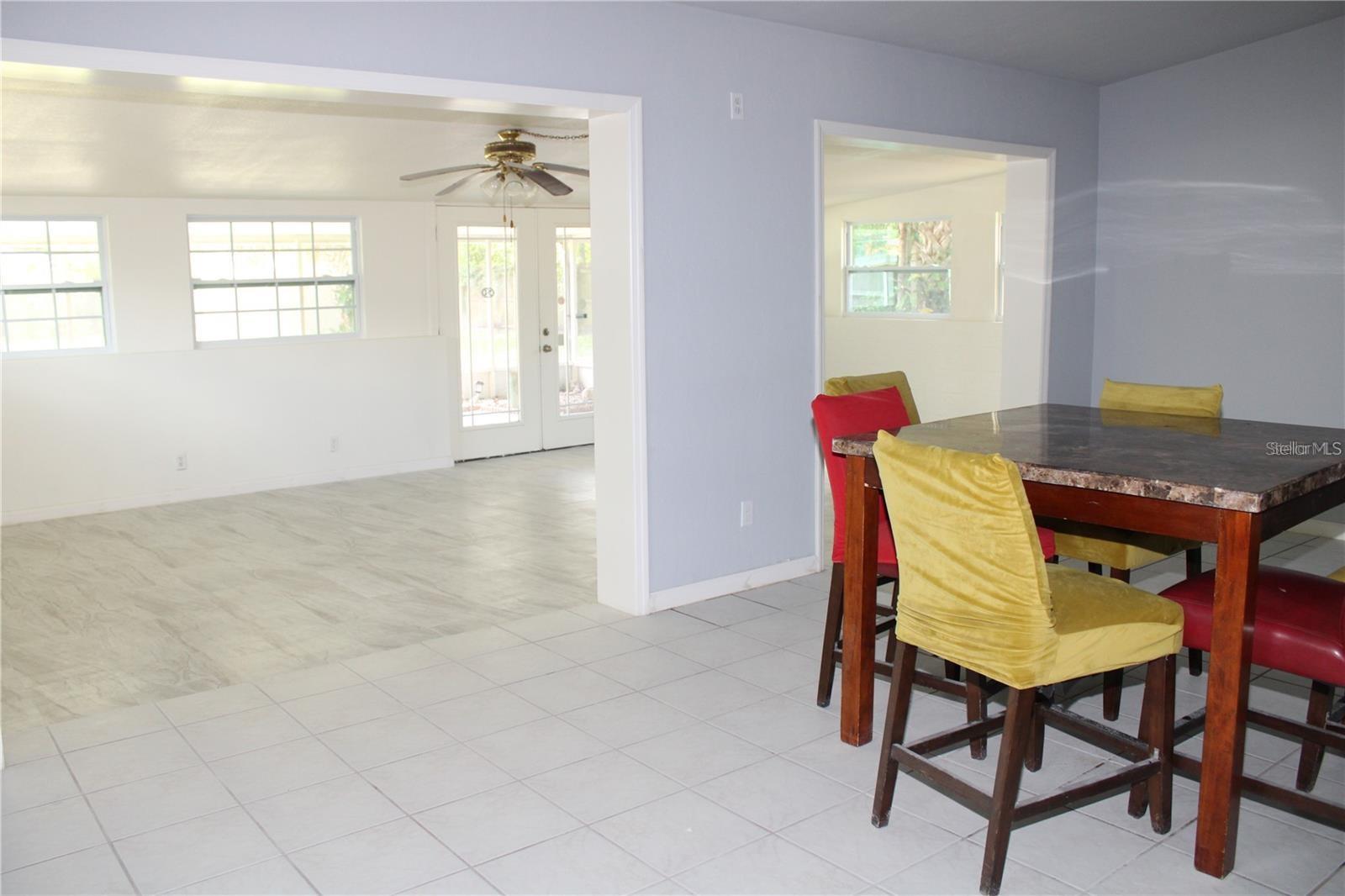 8859 ROBIN RD, SEMINOLE, FL, 33777