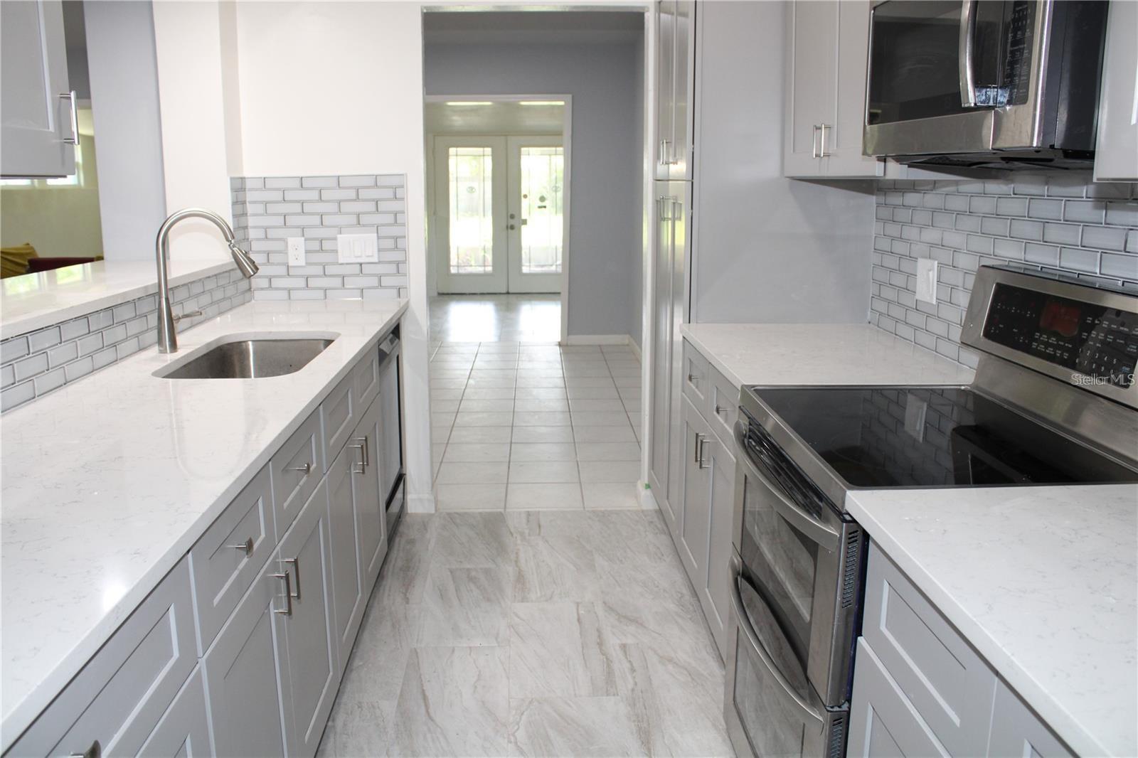 8859 ROBIN RD, SEMINOLE, FL, 33777