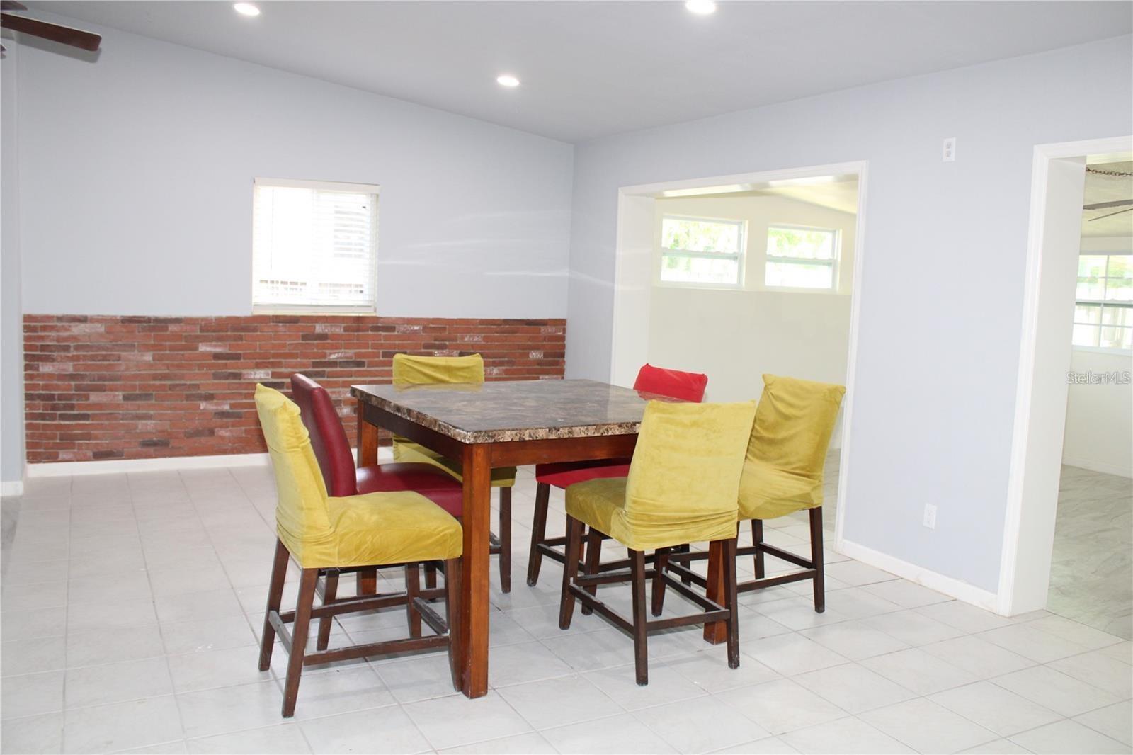 8859 ROBIN RD, SEMINOLE, FL, 33777