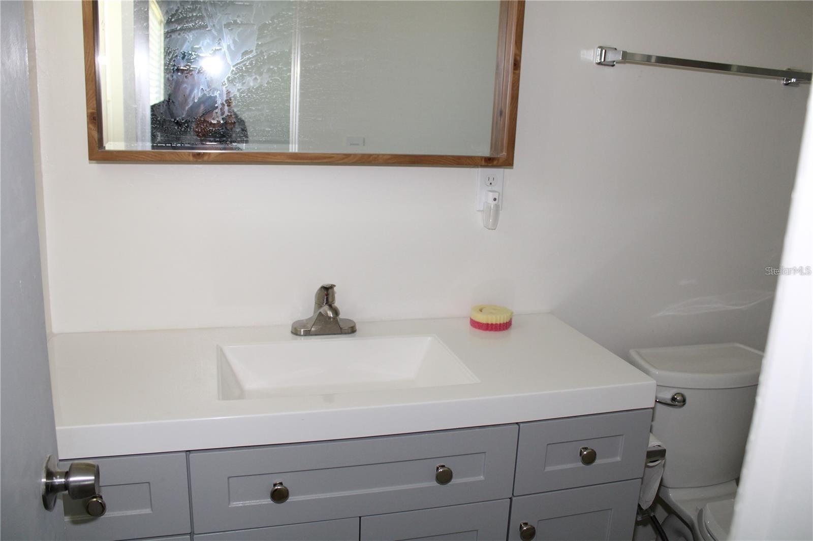 8859 ROBIN RD, SEMINOLE, FL, 33777