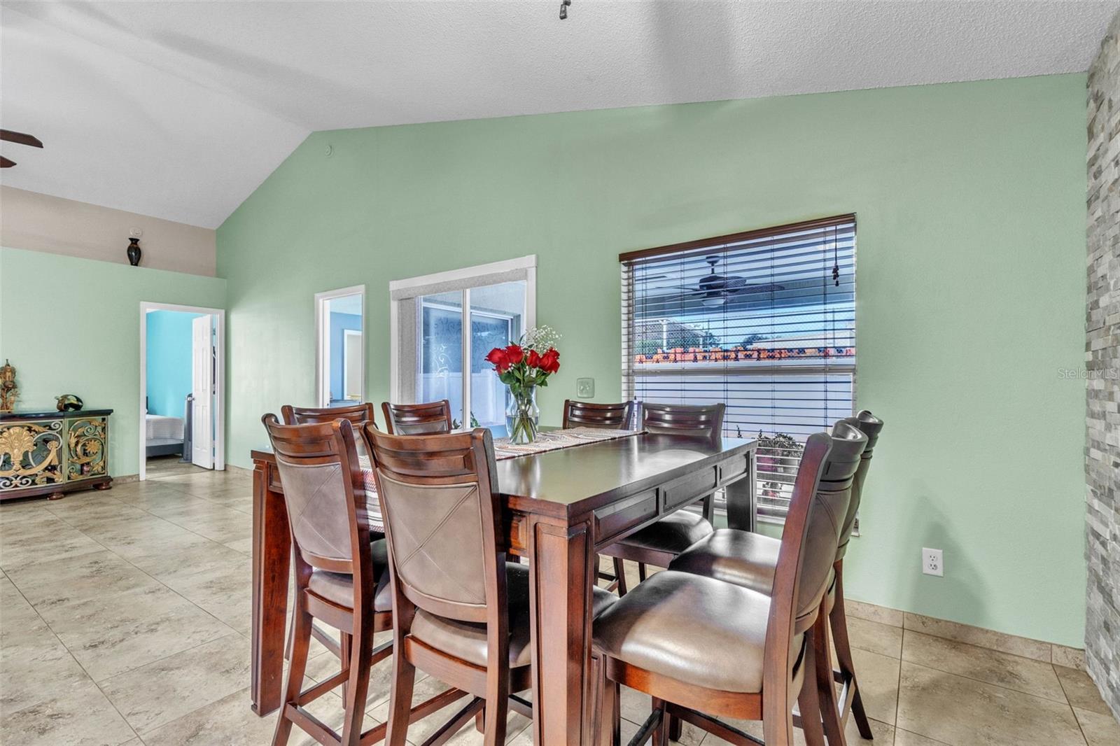 574 ROUZER ST, APOPKA, FL, 32712