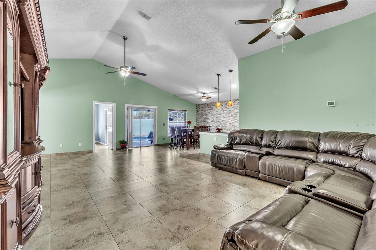 574 ROUZER ST, APOPKA, FL, 32712