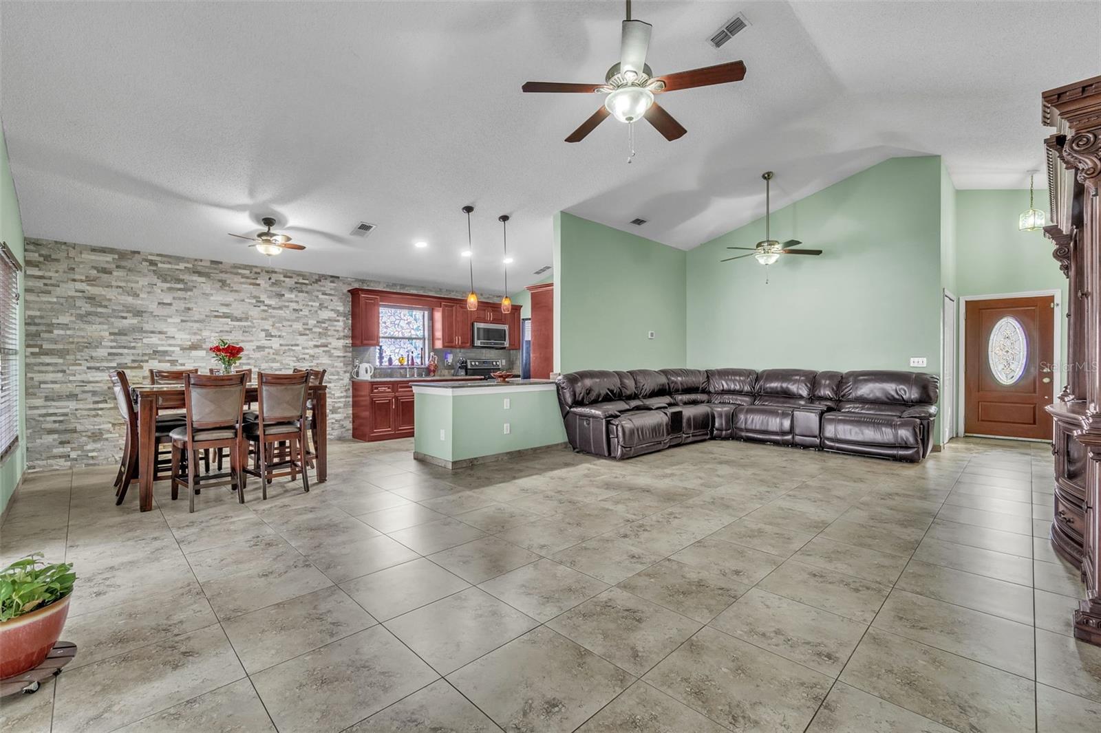 574 ROUZER ST, APOPKA, FL, 32712