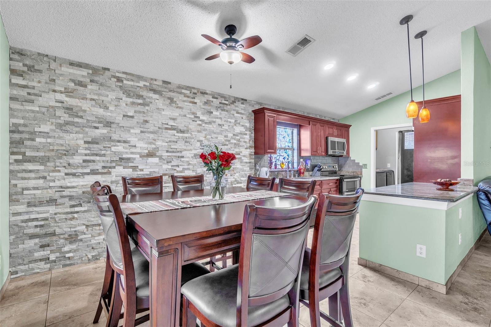 574 ROUZER ST, APOPKA, FL, 32712