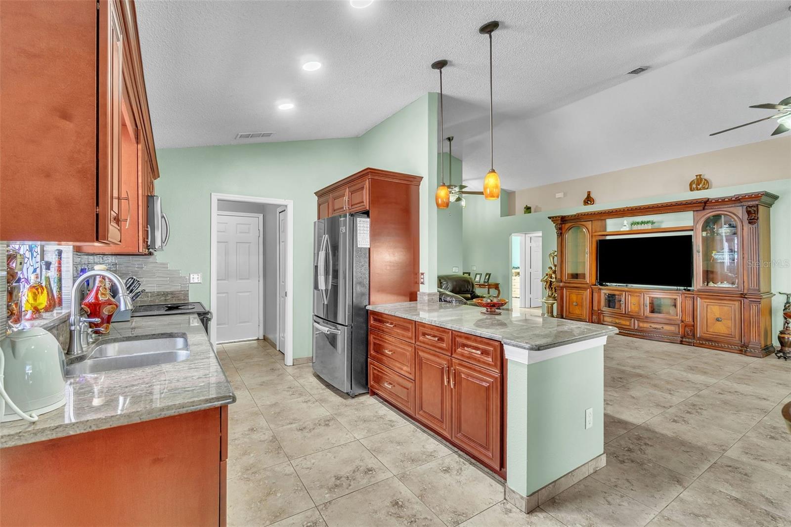 574 ROUZER ST, APOPKA, FL, 32712