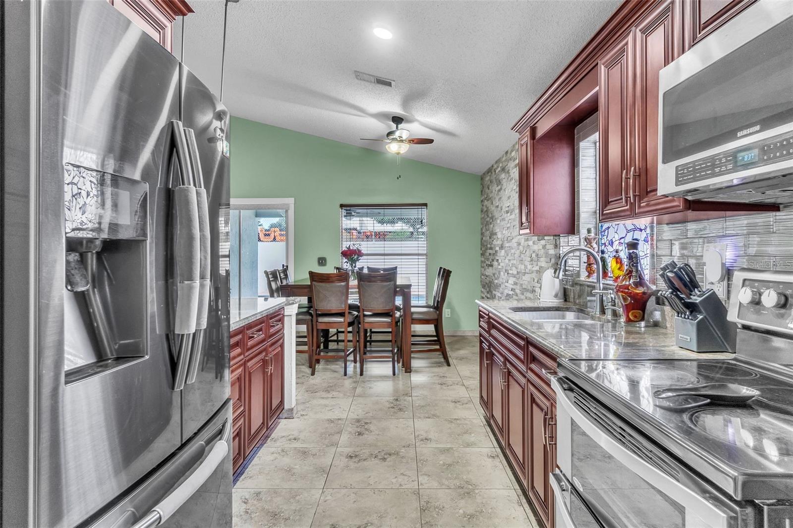 574 ROUZER ST, APOPKA, FL, 32712