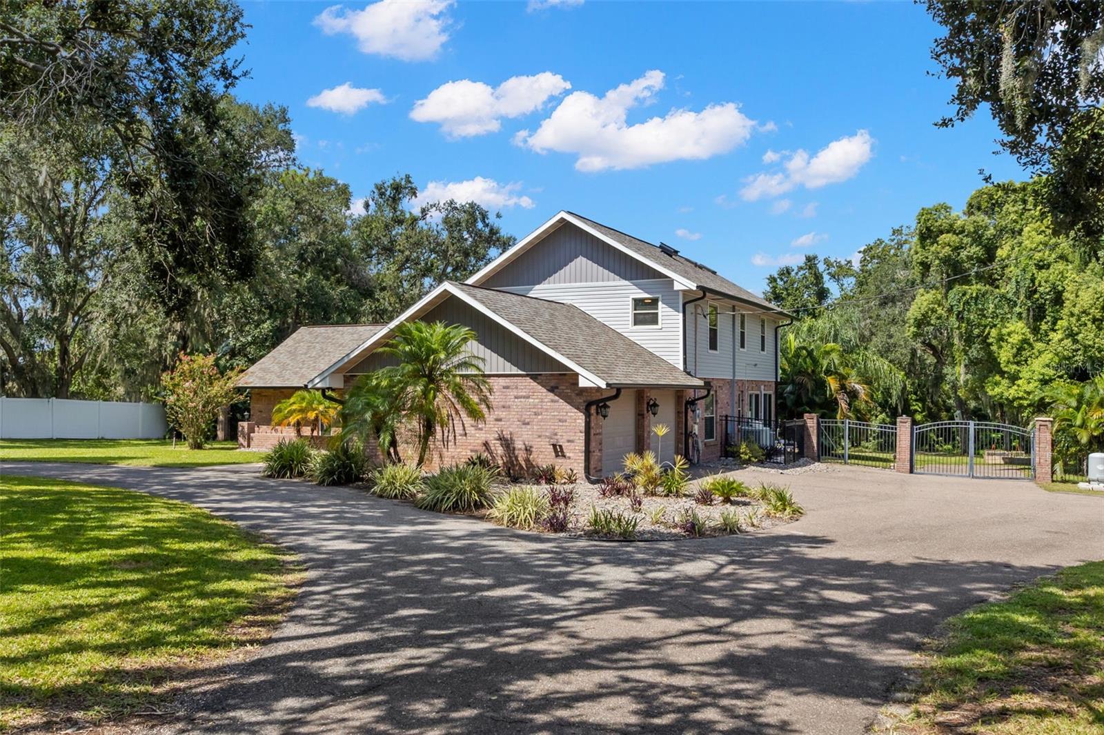 2306 S VALRICO RD, VALRICO, FL, 33596