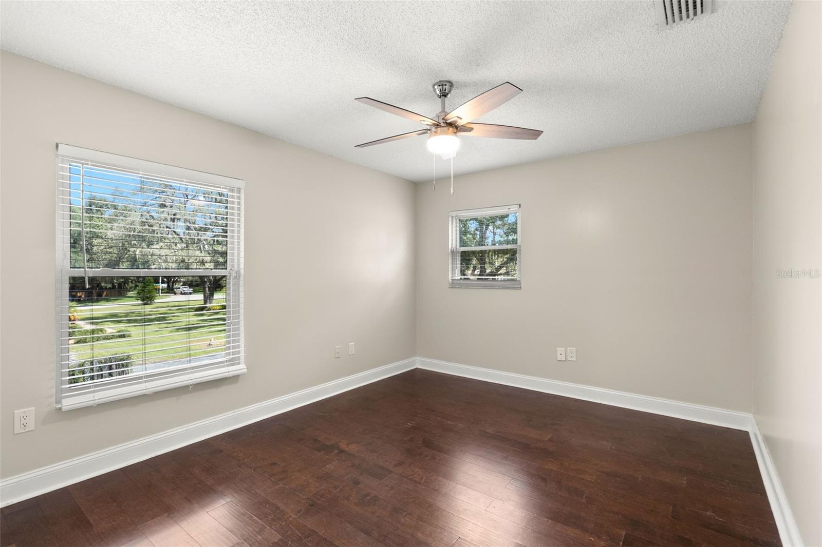 2306 S VALRICO RD, VALRICO, FL, 33596