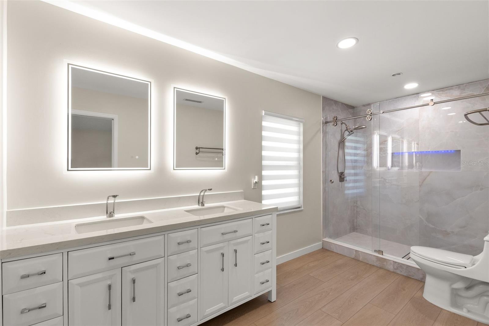 2306 S VALRICO RD, VALRICO, FL, 33596