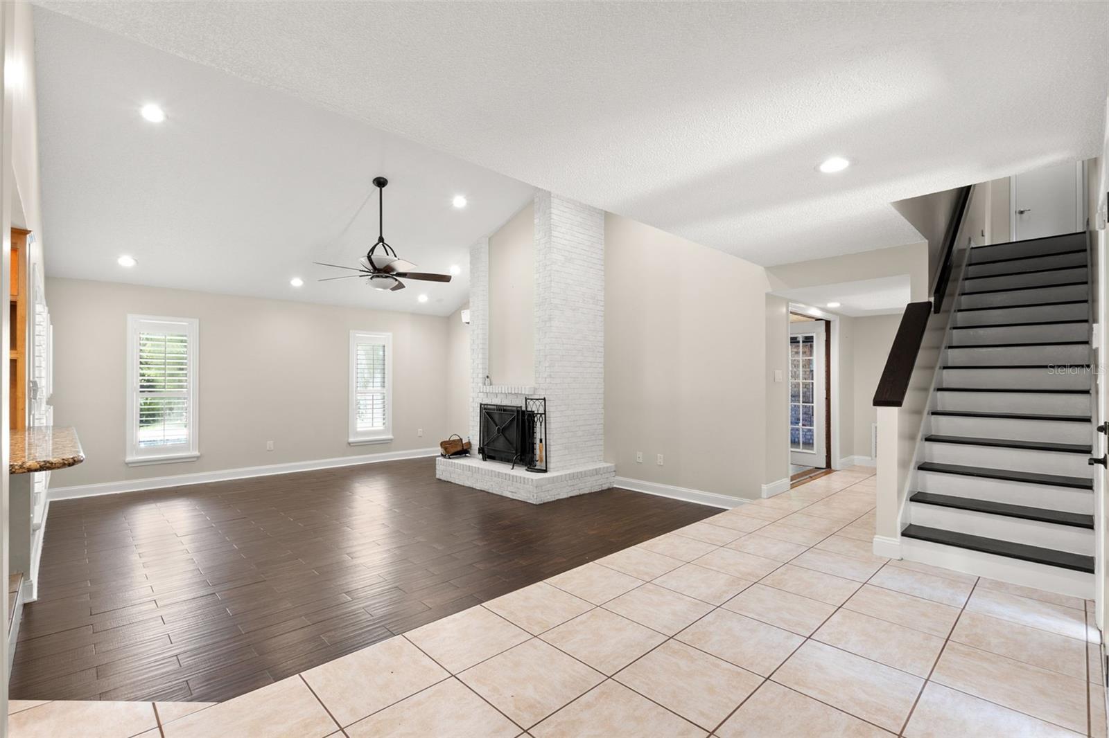 2306 S VALRICO RD, VALRICO, FL, 33596