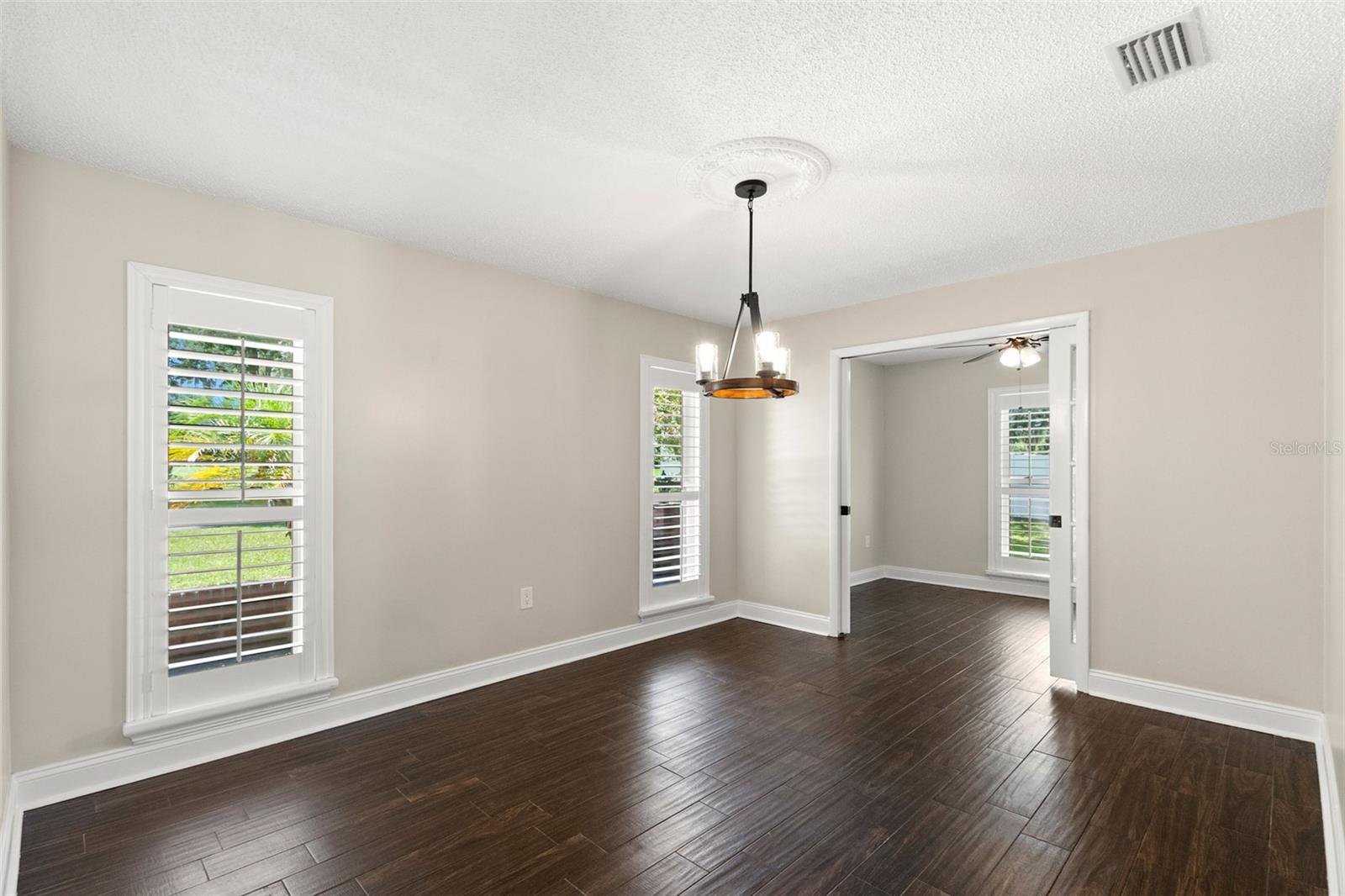 2306 S VALRICO RD, VALRICO, FL, 33596