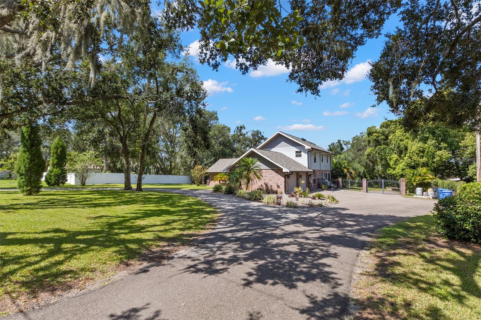 2306 S VALRICO RD, VALRICO, FL, 33596