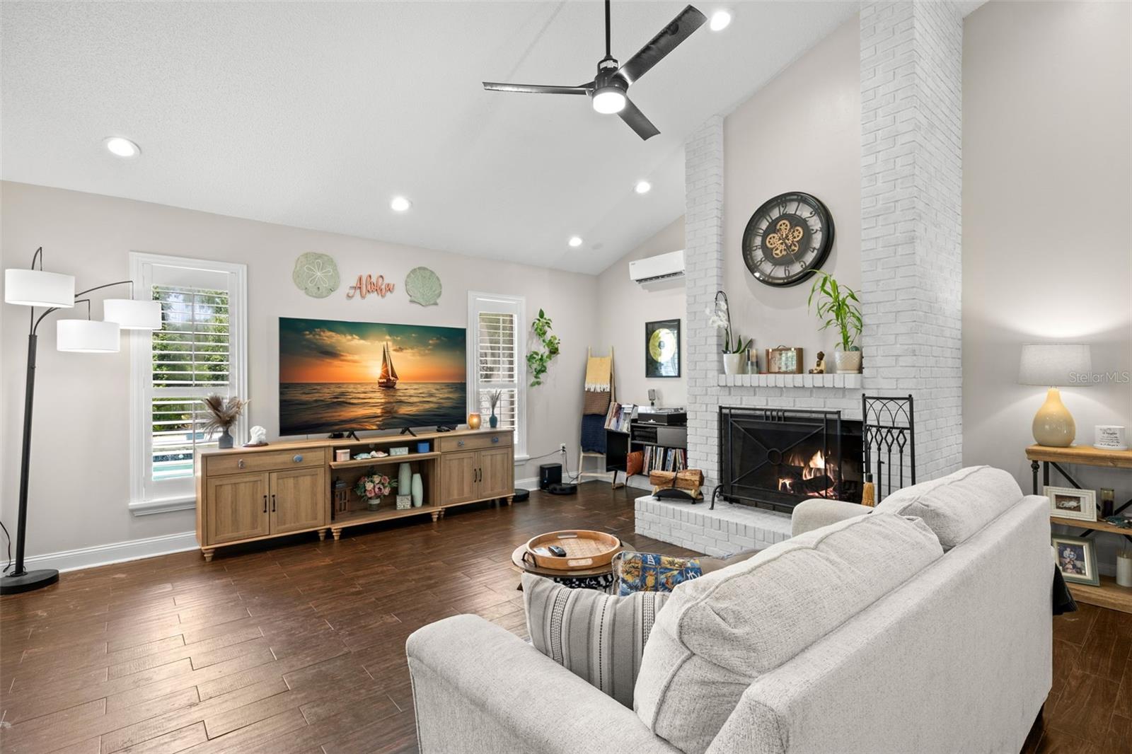 2306 S VALRICO RD, VALRICO, FL, 33596