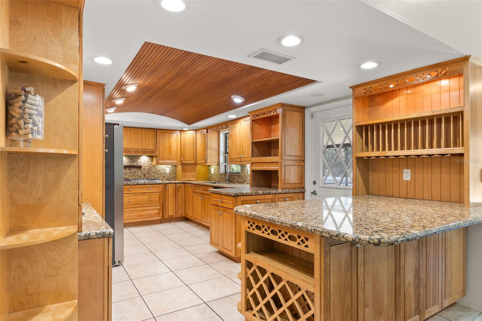 2306 S VALRICO RD, VALRICO, FL, 33596