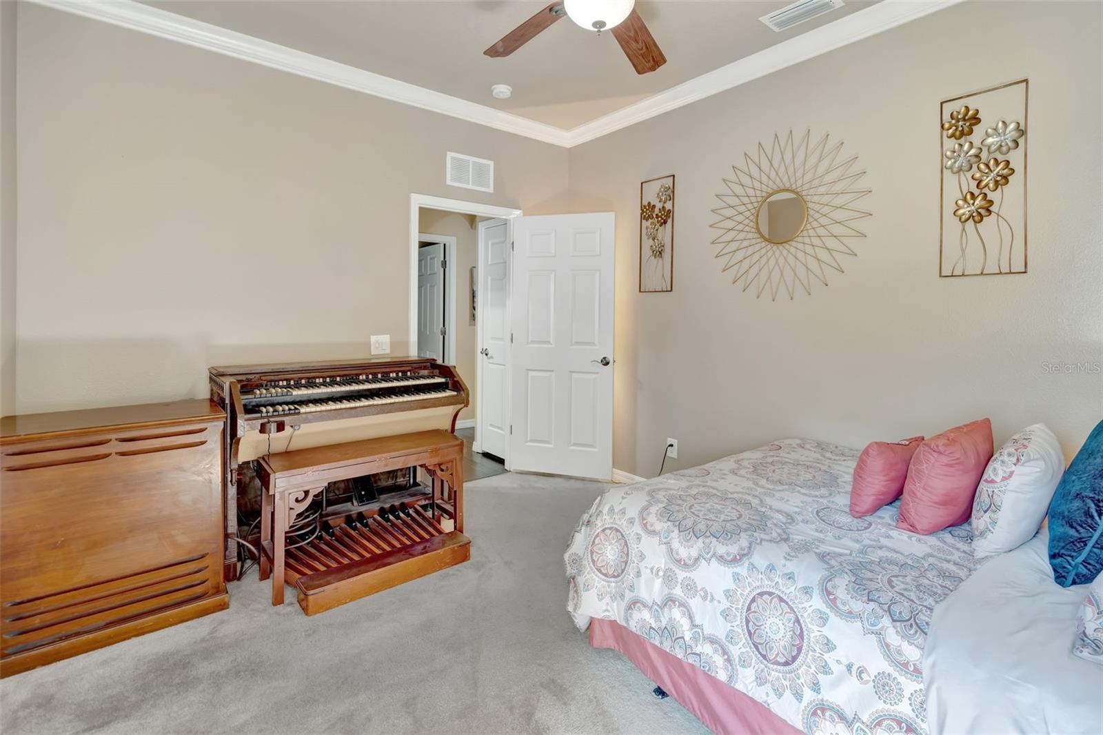 6932 GRAY CATBIRD LOOP, WESLEY CHAPEL, FL, 33545