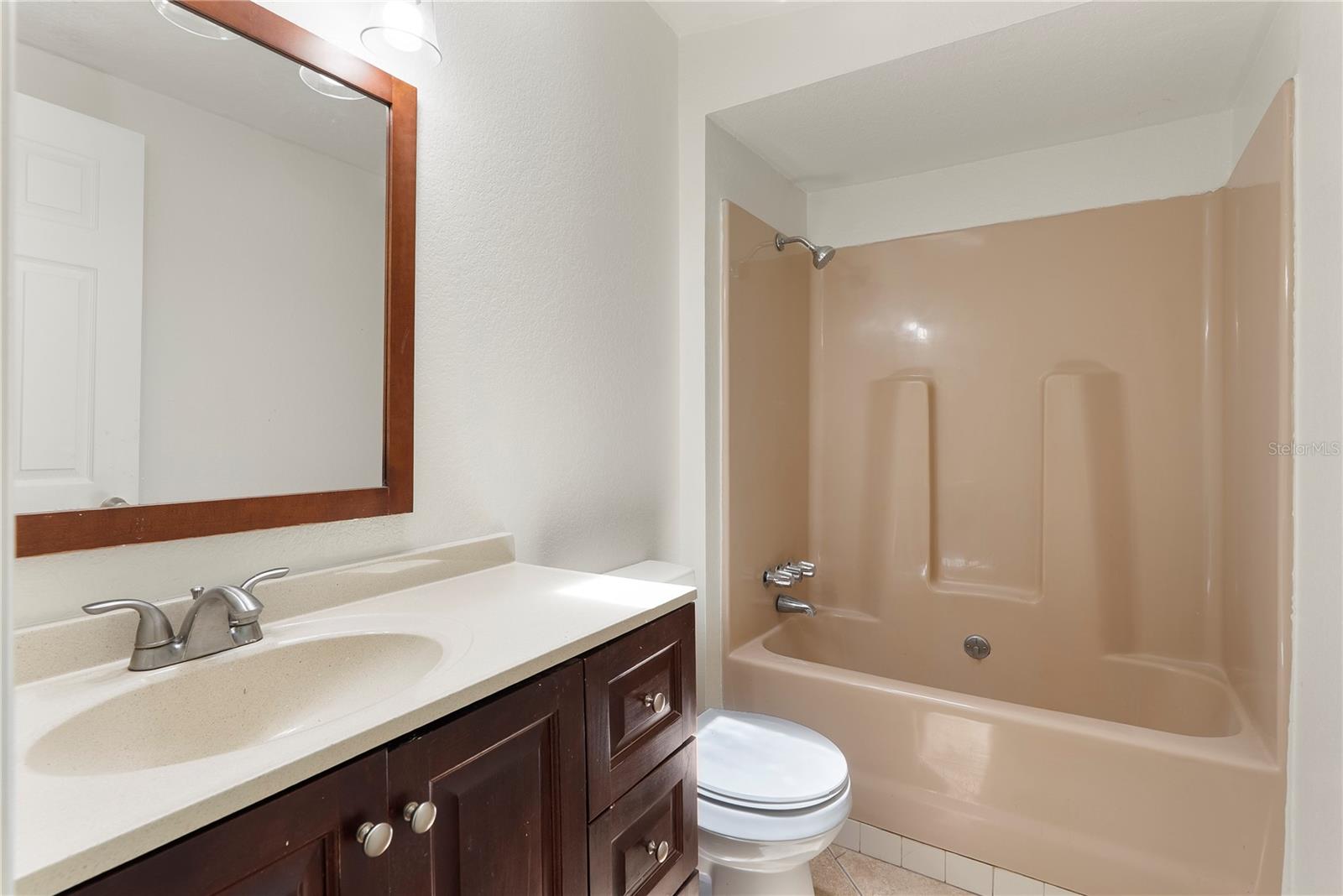 211 VALENCIA RD, DEBARY, FL, 32713