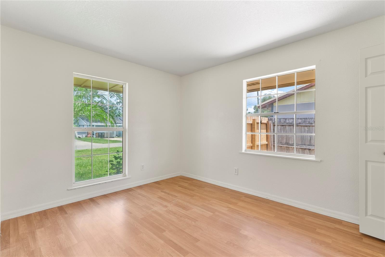 211 VALENCIA RD, DEBARY, FL, 32713