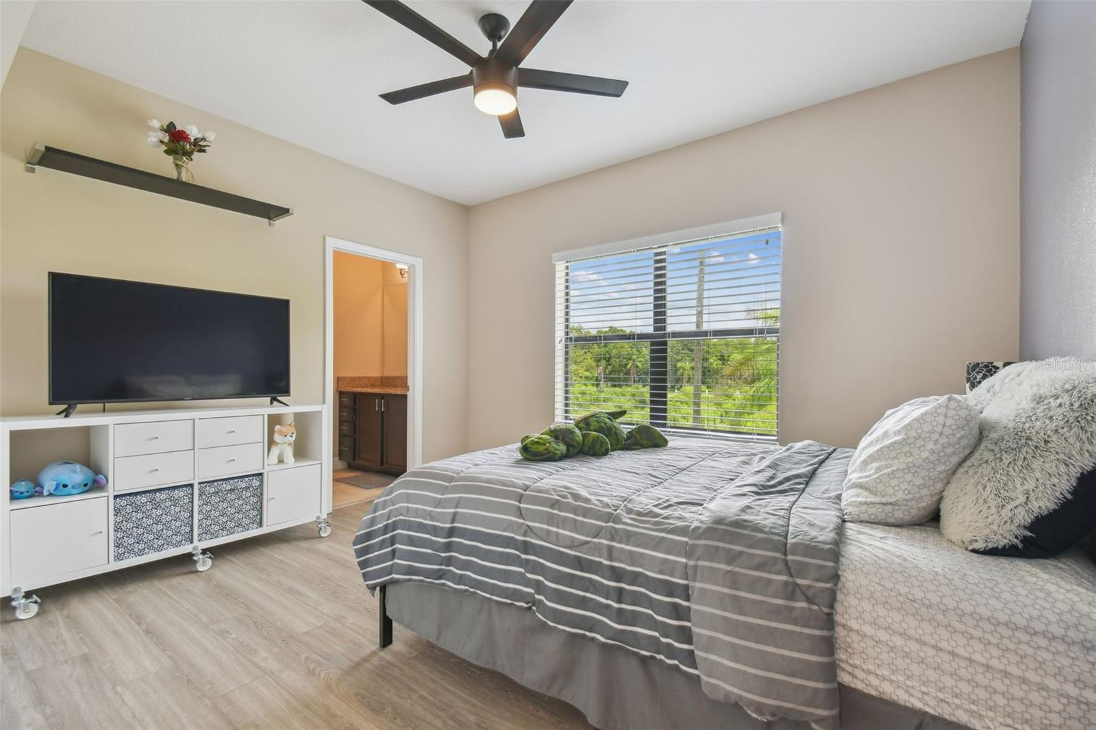 2566 LAKE MANOR DR, LAND O LAKES, FL, 34639