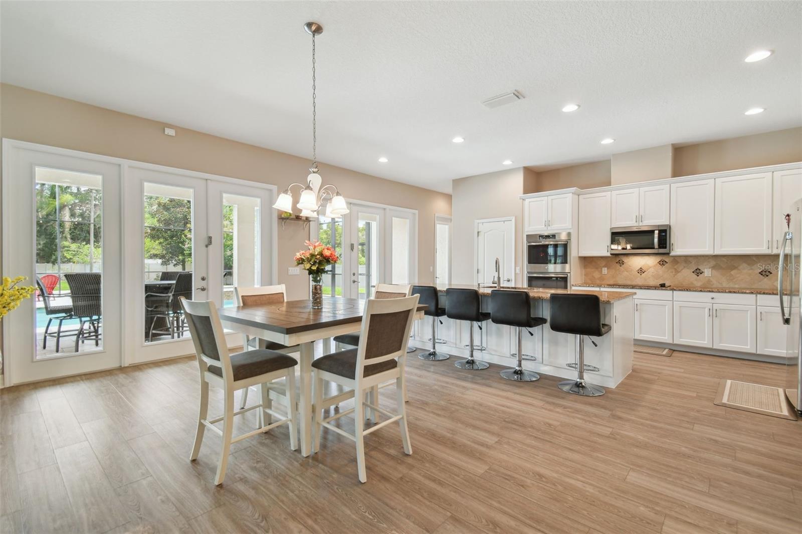 2566 LAKE MANOR DR, LAND O LAKES, FL, 34639