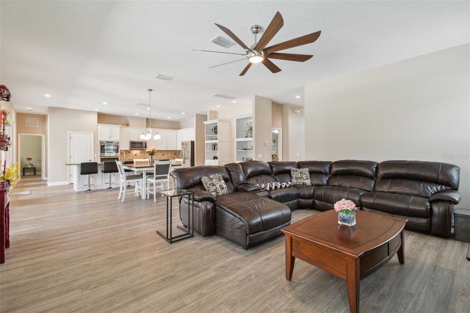 2566 LAKE MANOR DR, LAND O LAKES, FL, 34639