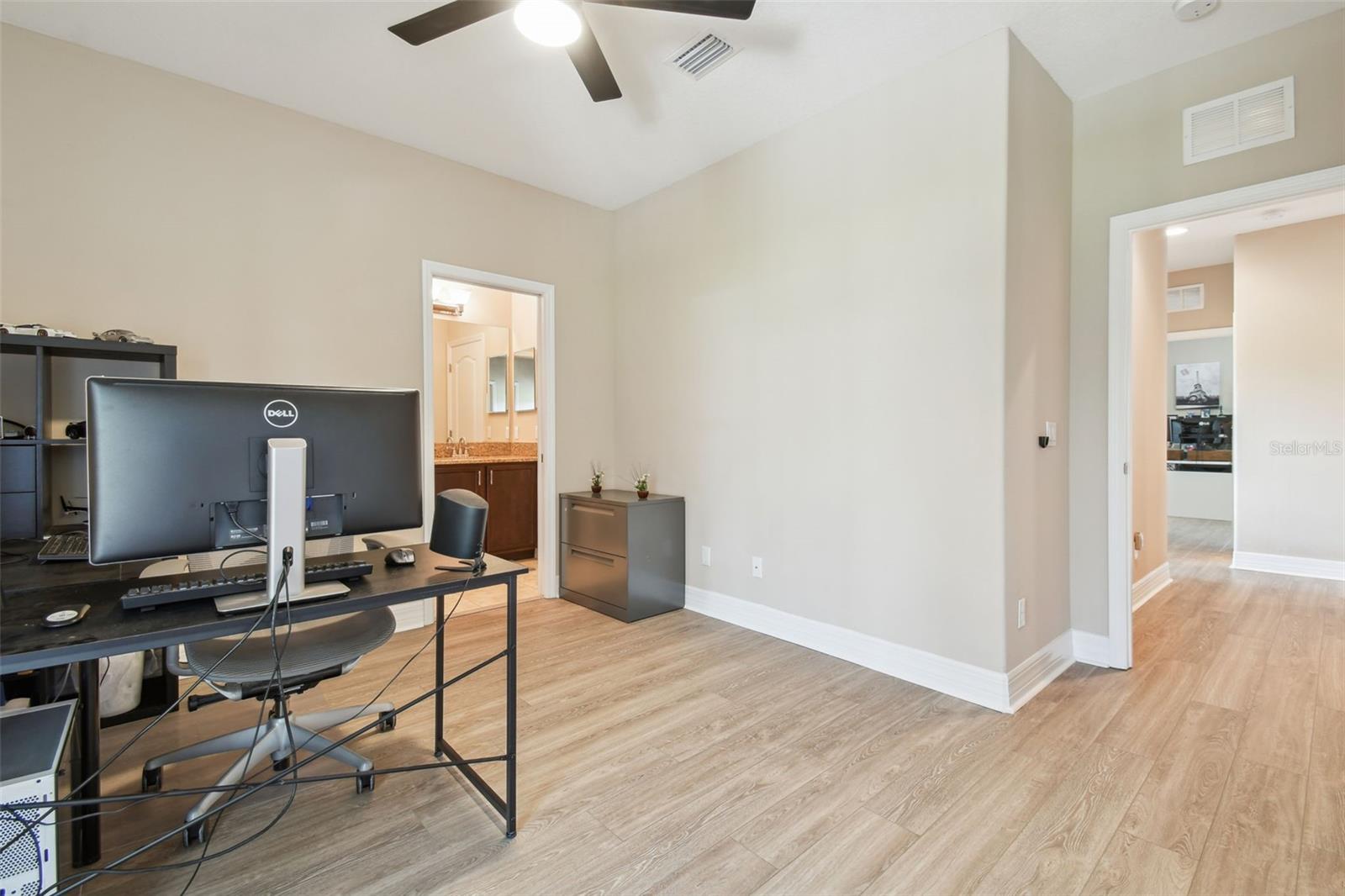 2566 LAKE MANOR DR, LAND O LAKES, FL, 34639