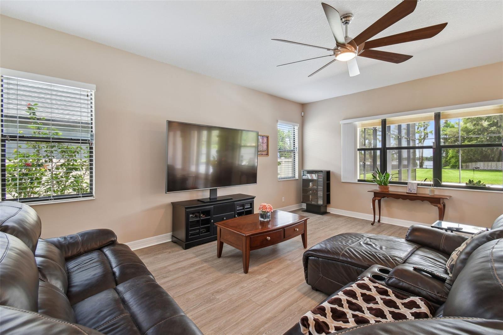 2566 LAKE MANOR DR, LAND O LAKES, FL, 34639