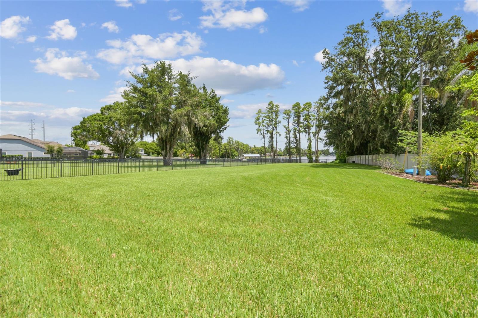 2566 LAKE MANOR DR, LAND O LAKES, FL, 34639