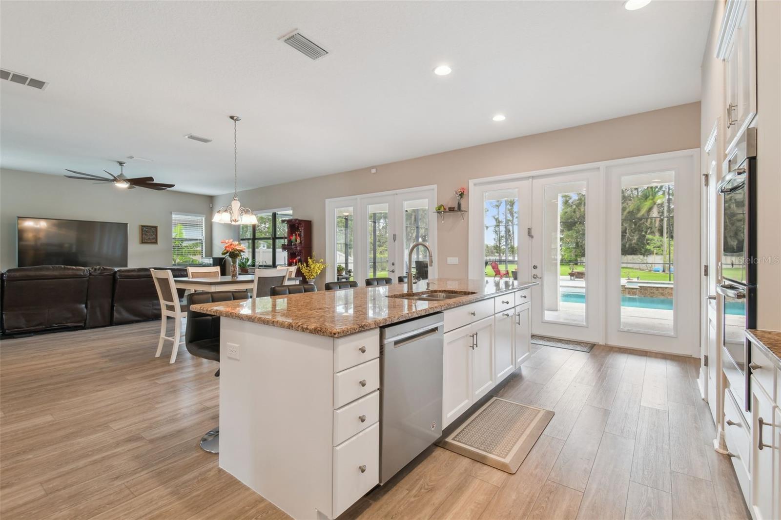 2566 LAKE MANOR DR, LAND O LAKES, FL, 34639