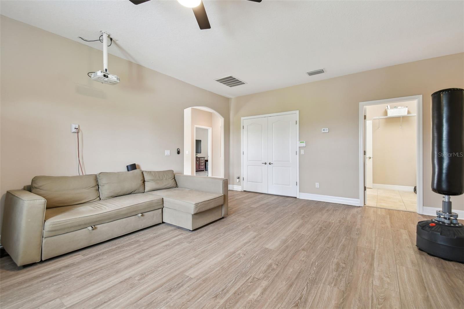 2566 LAKE MANOR DR, LAND O LAKES, FL, 34639