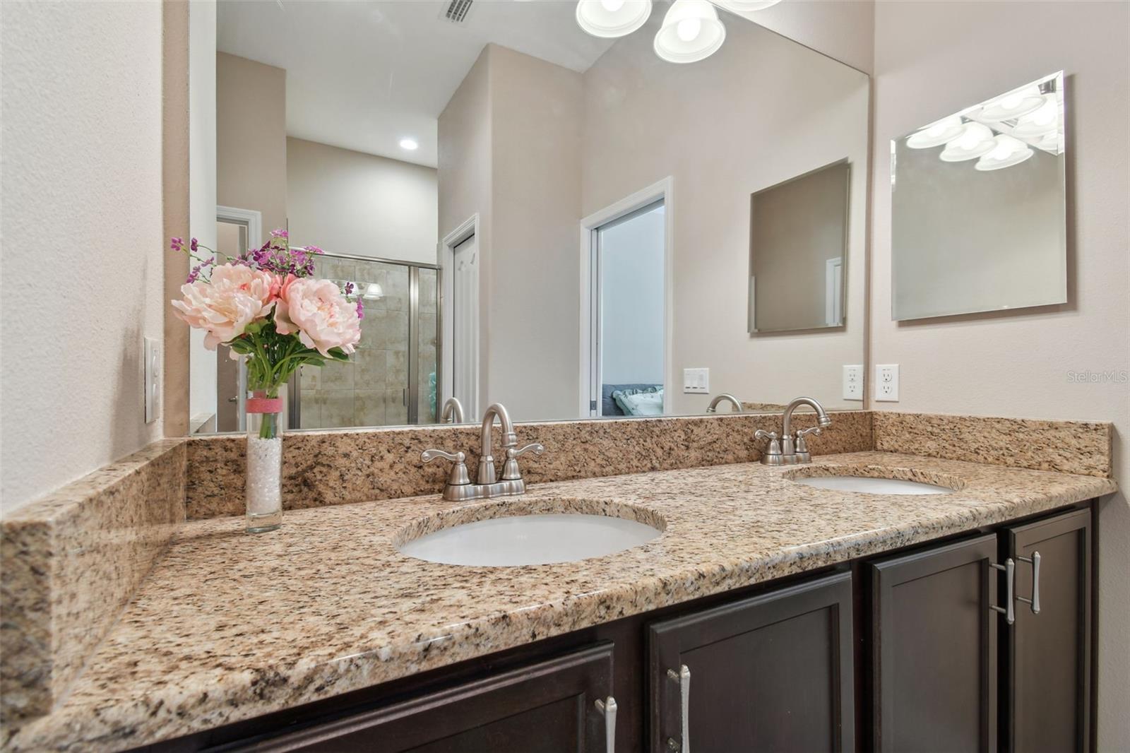 2566 LAKE MANOR DR, LAND O LAKES, FL, 34639