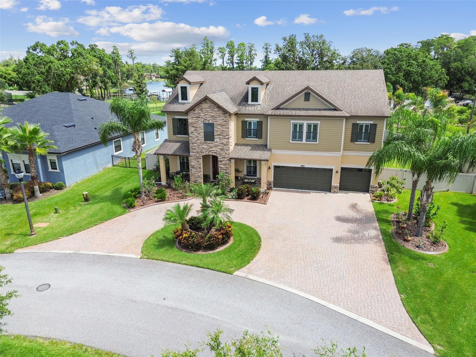 2566 LAKE MANOR DR, LAND O LAKES, FL, 34639