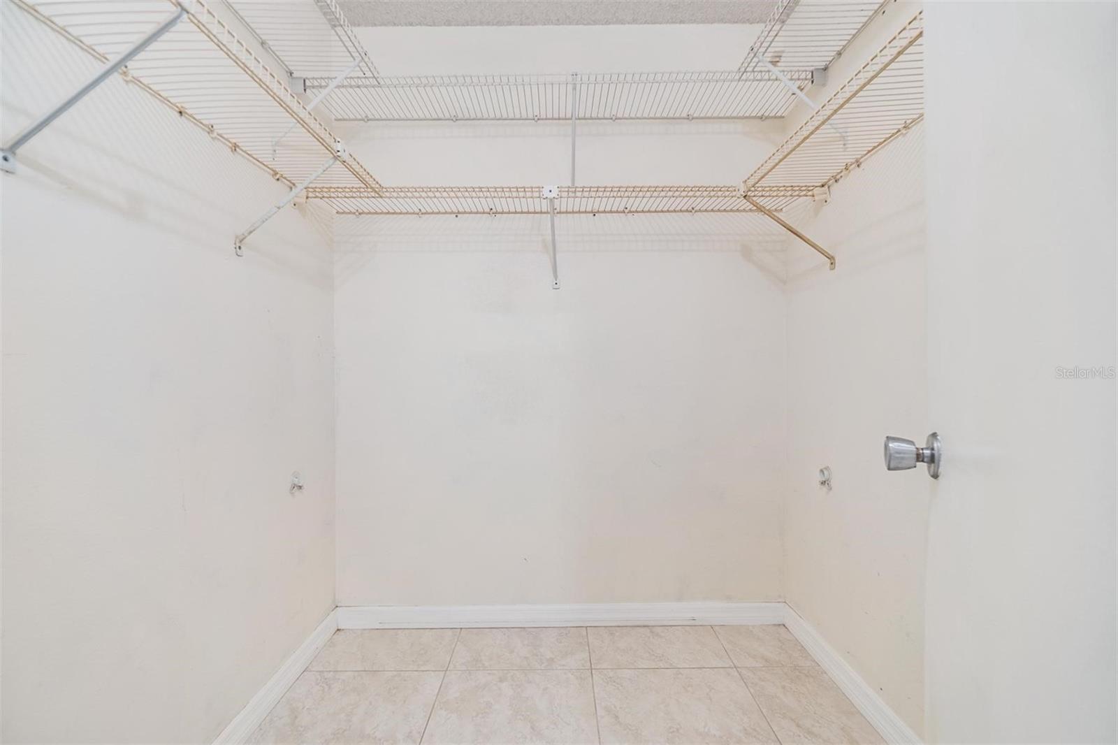 TB8394854 Property Photo