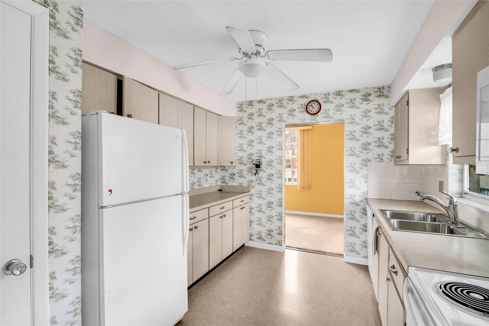 TB8394858 Property Photo