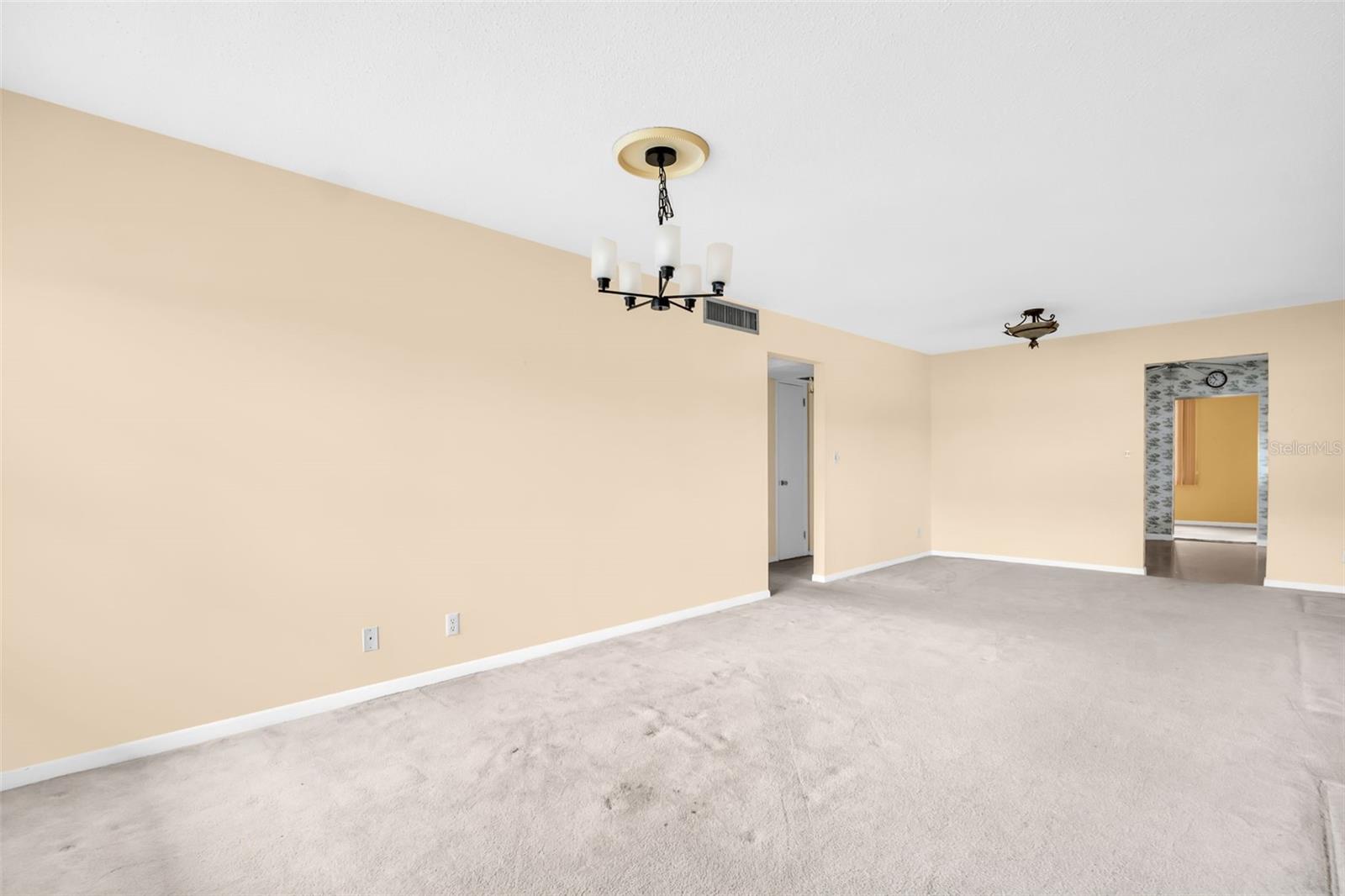 TB8394858 Property Photo