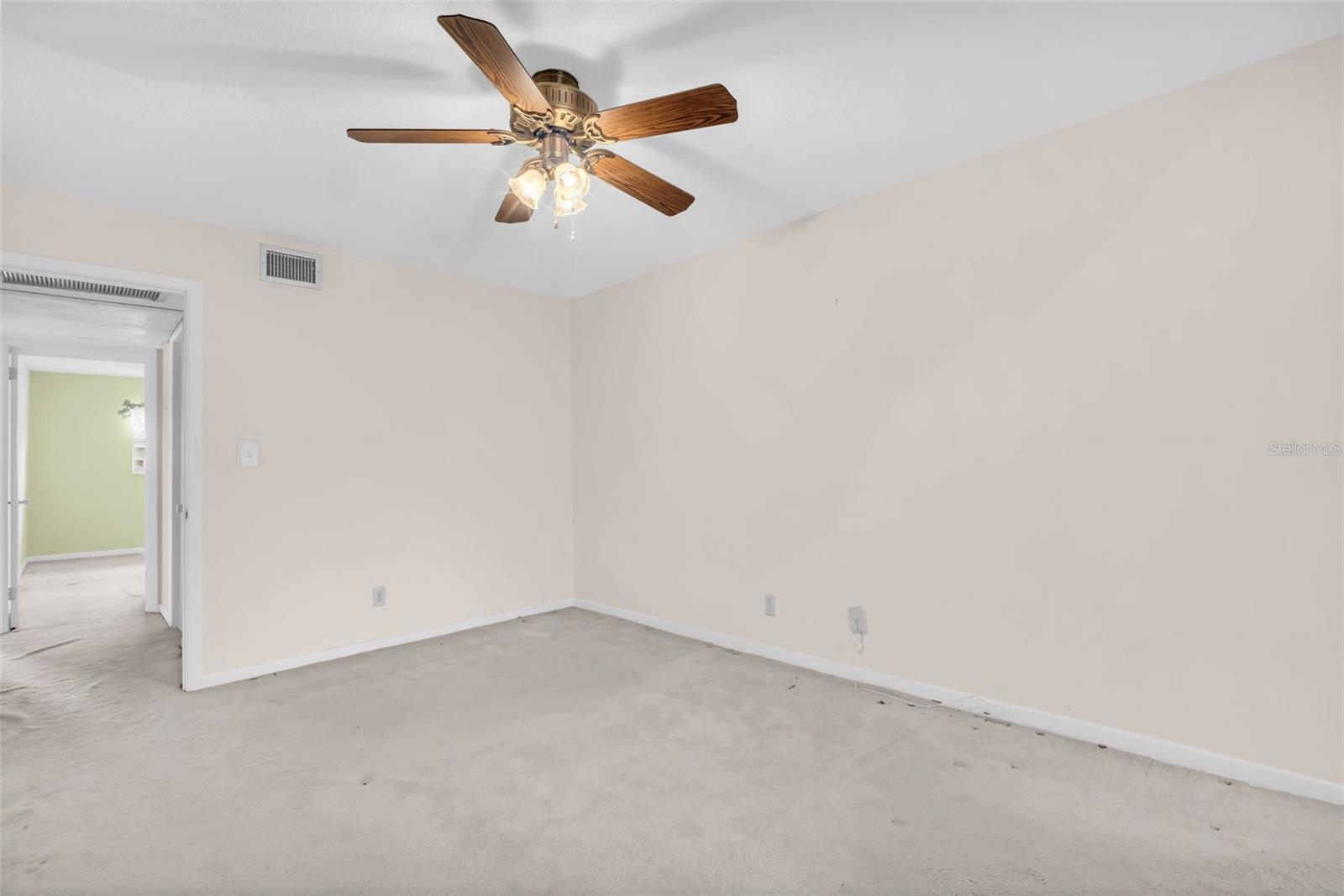 TB8394858 Property Photo