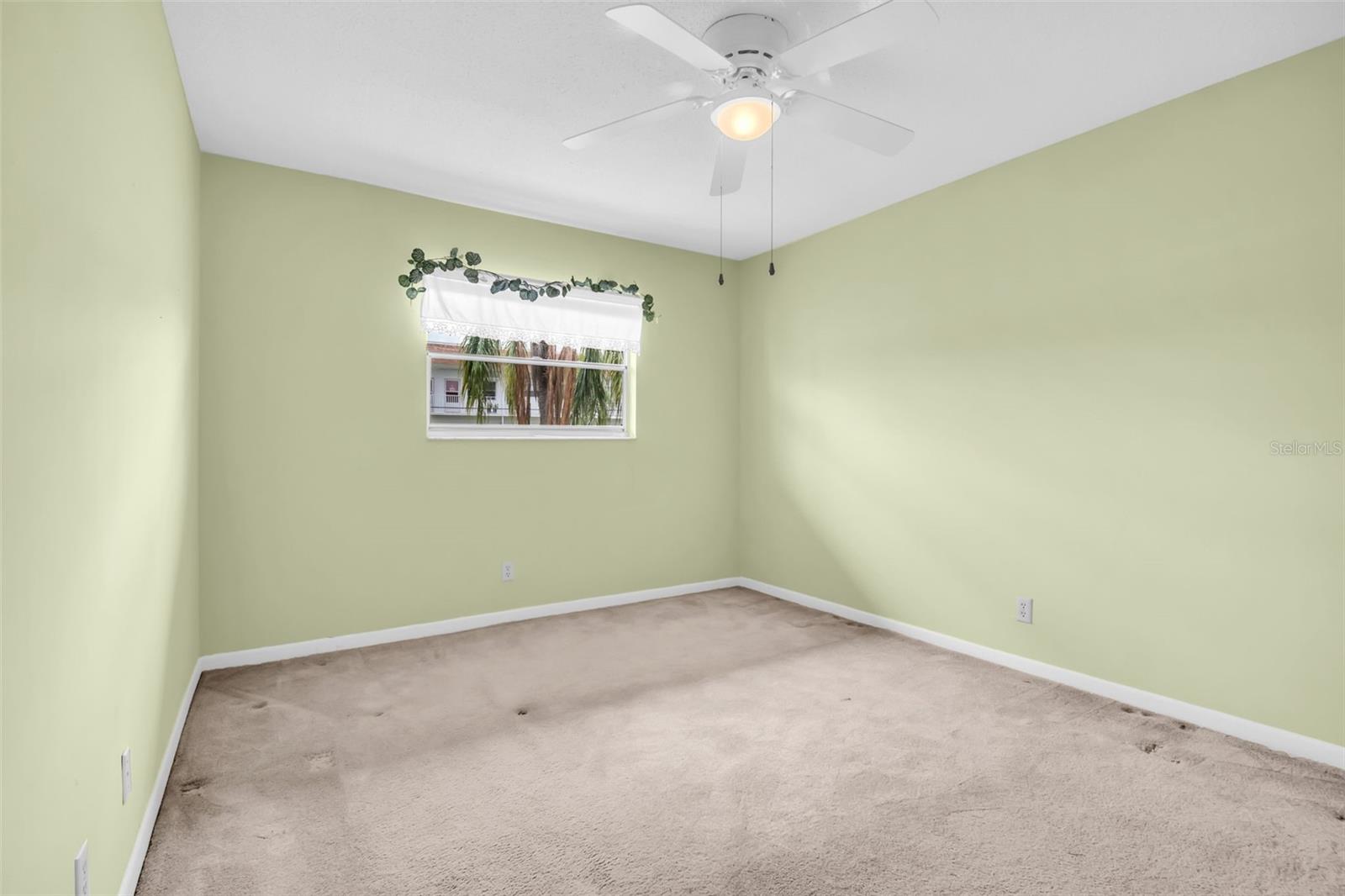 TB8394858 Property Photo