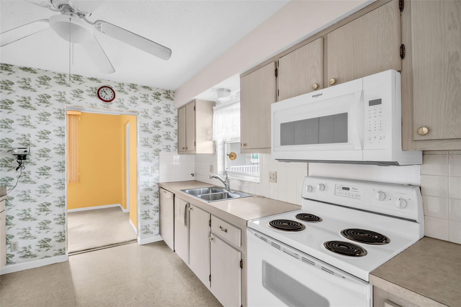 TB8394858 Property Photo