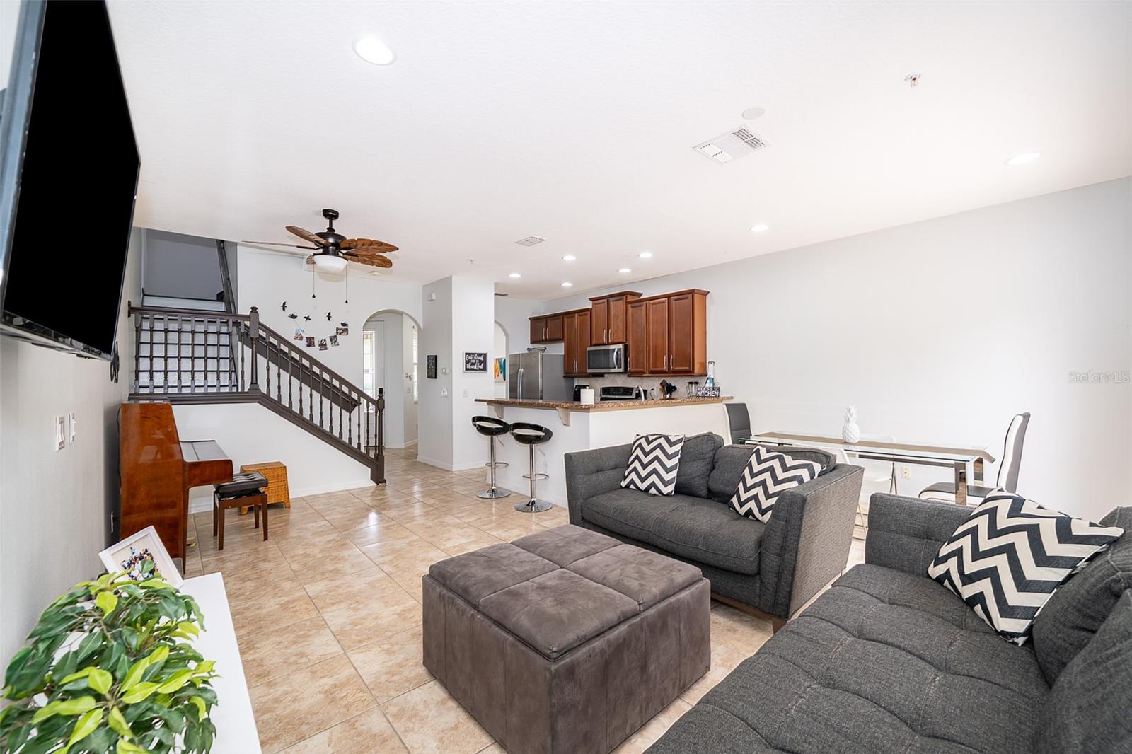 156 CANTERBURY BELL DR, OVIEDO, FL, 32765