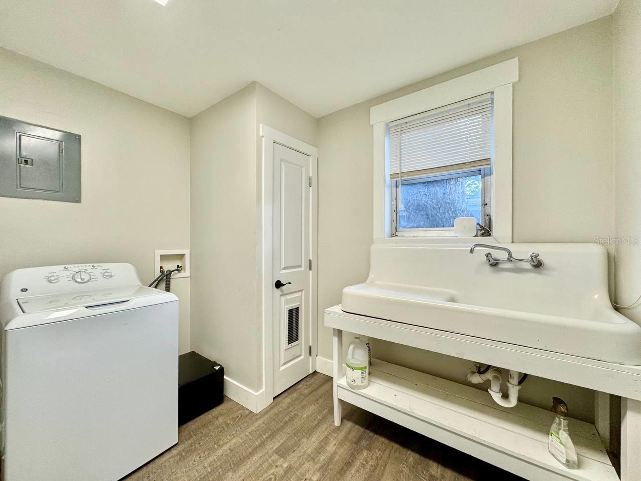 1216 E CHELSEA ST, TAMPA, FL, 33603