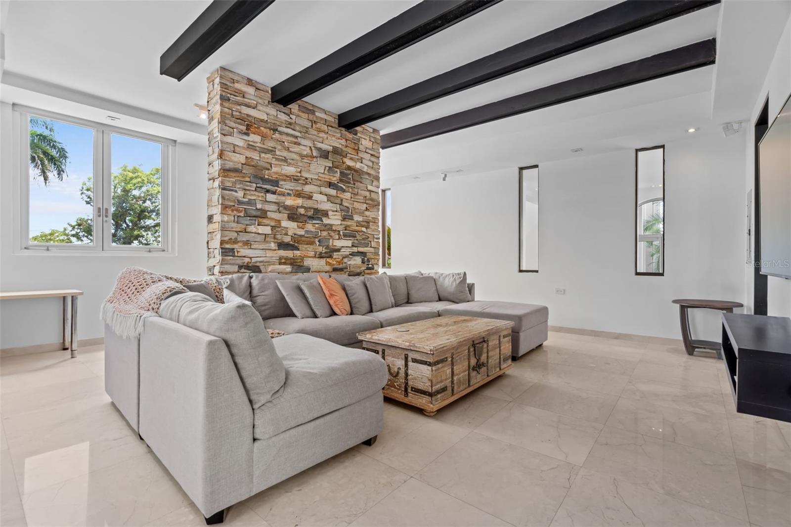 PR9114135 Property Photo