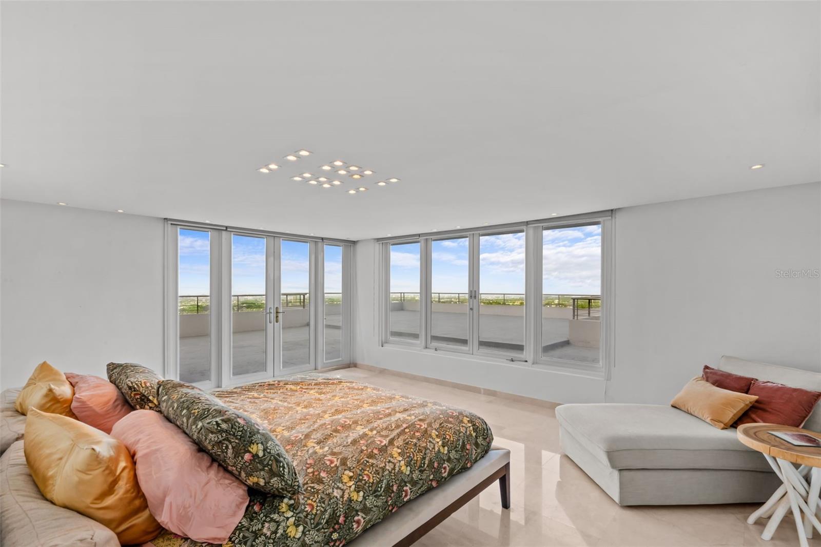 PR9114135 Property Photo