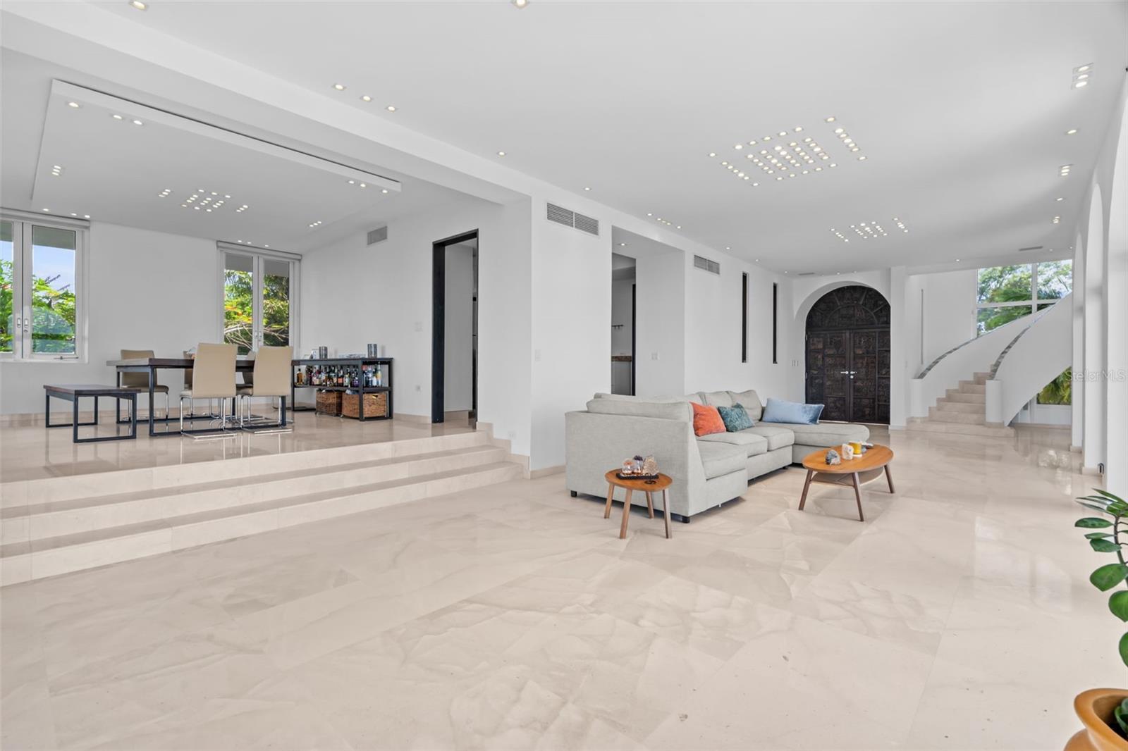 PR9114135 Property Photo