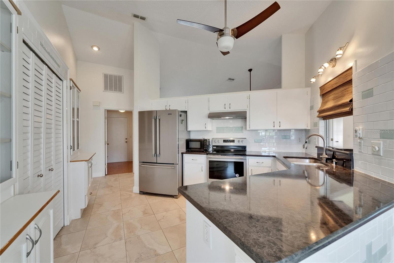 304 CALOOSA PALMS CT, SUN CITY CENTER, FL, 33573