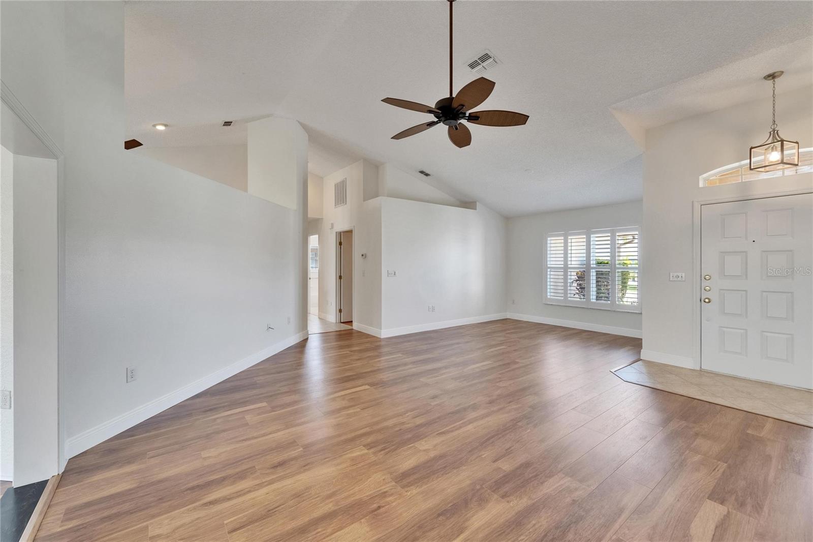 304 CALOOSA PALMS CT, SUN CITY CENTER, FL, 33573