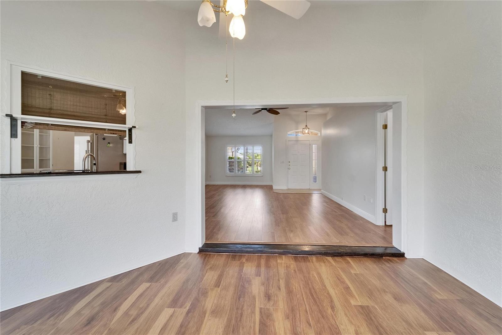 304 CALOOSA PALMS CT, SUN CITY CENTER, FL, 33573